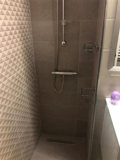 Apartament cu 2 camere semidecomandat, mobilat în Independenței