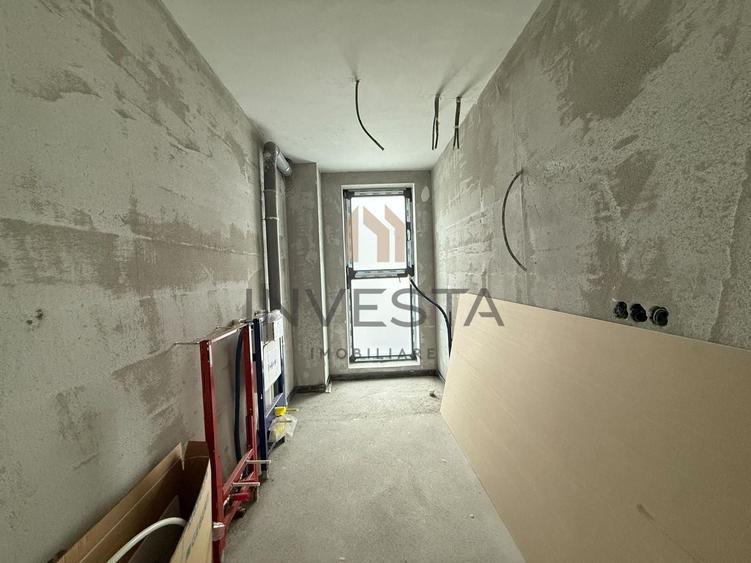 Penthouse cu 4 camere semidecomandat în Europa