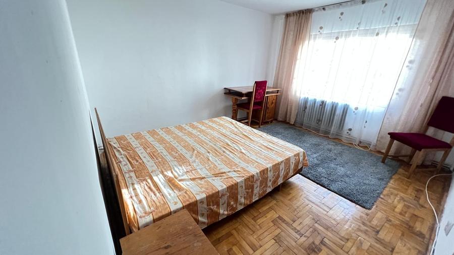 Apartament cu 2 camere decomandat în Banca Națională