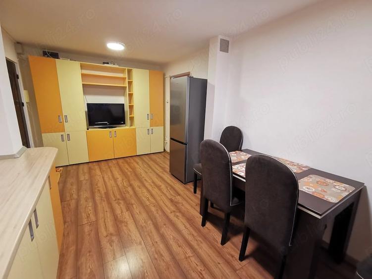 Apartament cu 2 camere decomandat în Plăvăț II