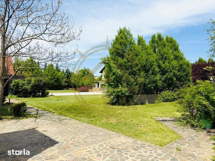 Casă cu Piscina în Corbeanca
