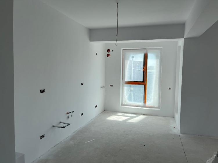 Apartament cu 3 camere decomandat în Mihai Bravu