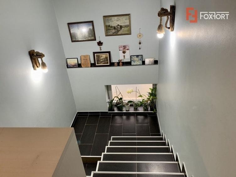Casă individuală cu 5 camere cu Canalizare în Moșnița Nouă