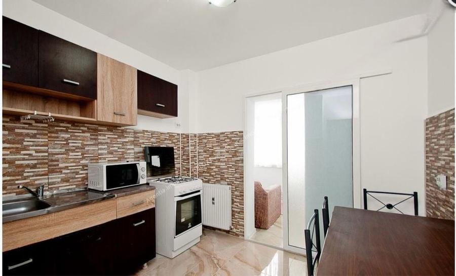 Apartament cu 2 camere decomandat în Sârbi