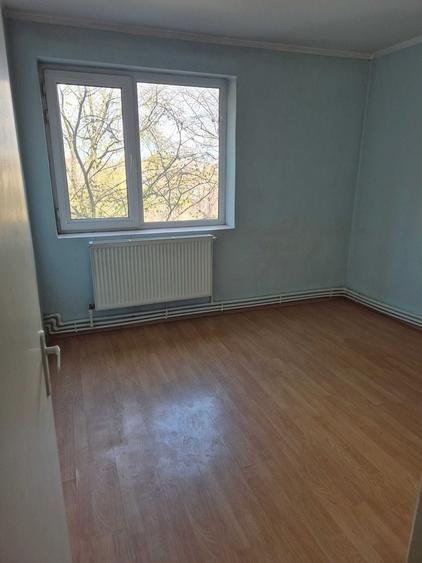 Apartament cu 3 camere decomandat în Mazepa 1