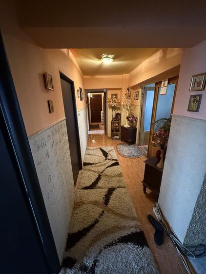 Apartament cu 4 camere decomandat în Sebastian