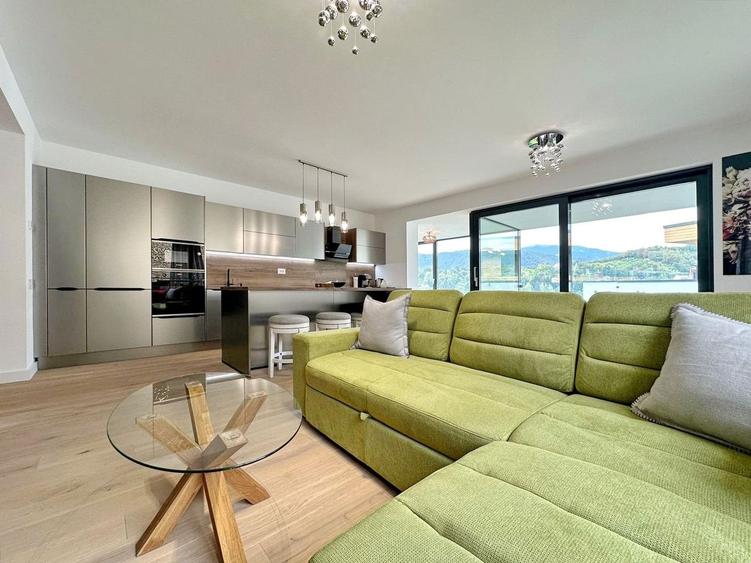 Apartament cu 3 camere decomandat, mobilat în Drumul Poienii