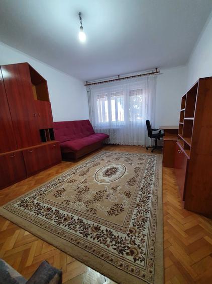 Garsonieră decomandată în Central