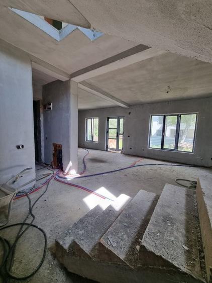 Casă cu 4 camere în Valea Mare