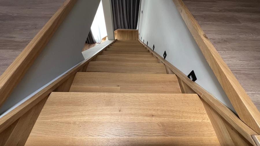 Penthouse cu 4 camere decomandat, mobilat în Prelungirea Ghencea