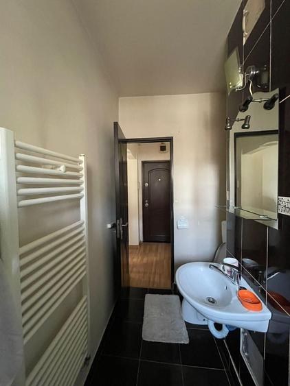Garsonieră decomandată în Central