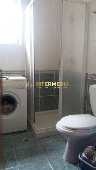 Apartament cu 4 camere decomandat, mobilat în Cetate