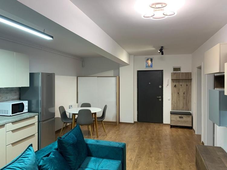 Apartament cu 2 camere semidecomandat în Florești