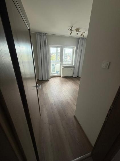 Apartament cu 4 camere semidecomandat în Unirii