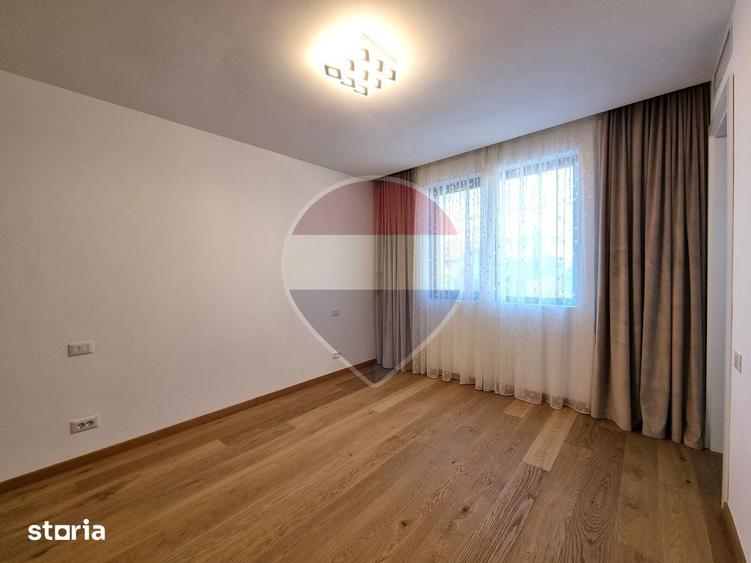 Casă cu 5 camere cu Teren 340 Mp în Ștefan cel Mare