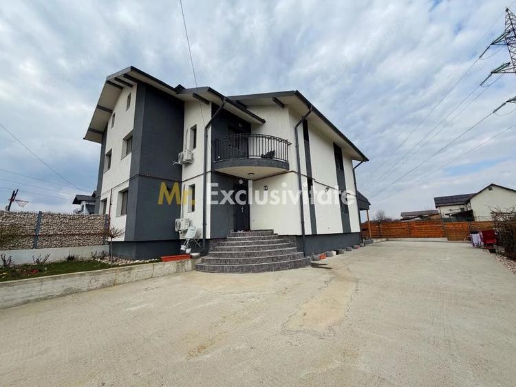 Casă cu 5 camere cu Teren 400 Mp în Smeura