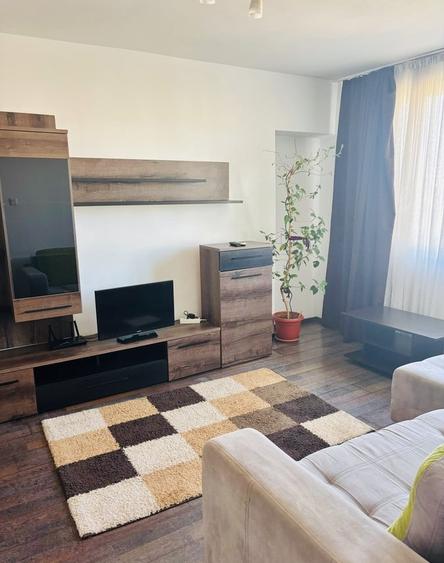 Apartament cu 3 camere semidecomandat, mobilat în Obor