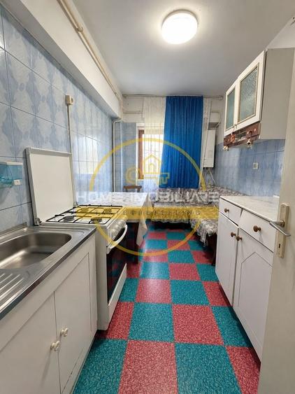 Apartament cu 3 camere decomandat în Baza 3