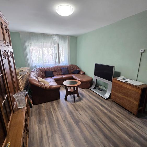 Apartament cu 3 camere decomandat, mobilat în Zimbru