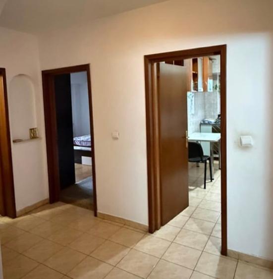 Apartament cu 3 camere decomandat în Unirii