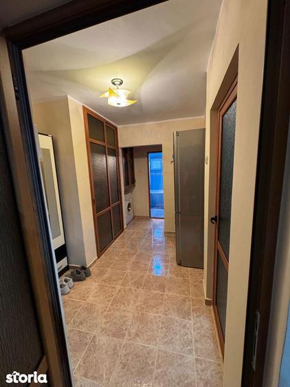 Apartament cu 2 camere, mobilat în Vest