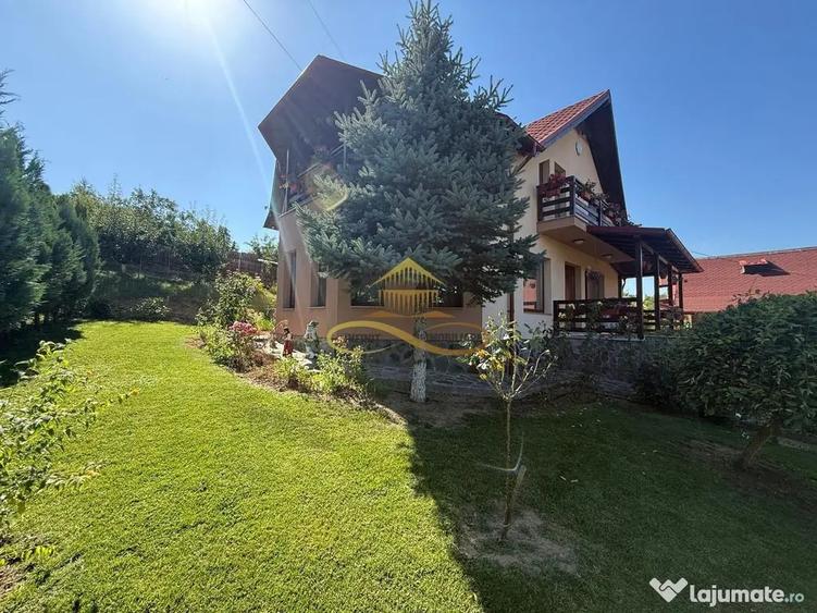 Casă cu 5 camere cu Teren 760 Mp în Măgura