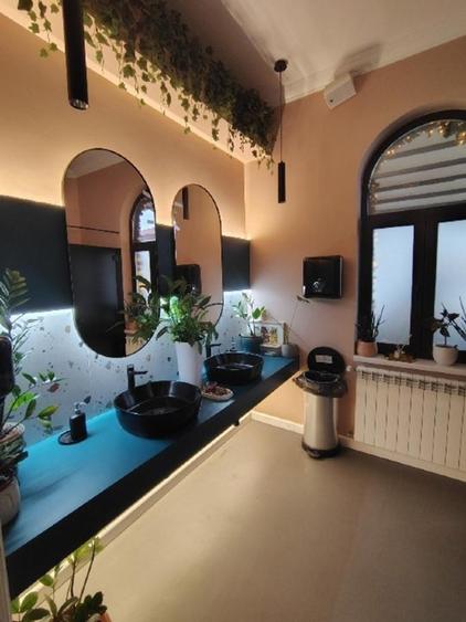 Casă individuală cu 5 camere cu Teren 240 Mp în Tineretului