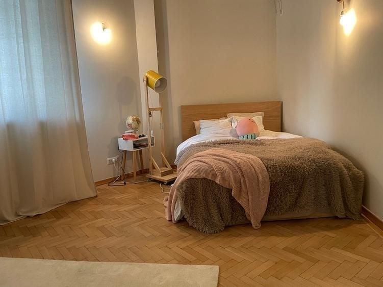 Apartament cu 5 camere decomandat, mobilat în Moșilor
