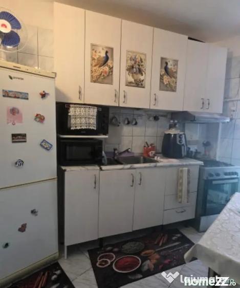 Apartament cu 5 camere decomandat în Armeneasca