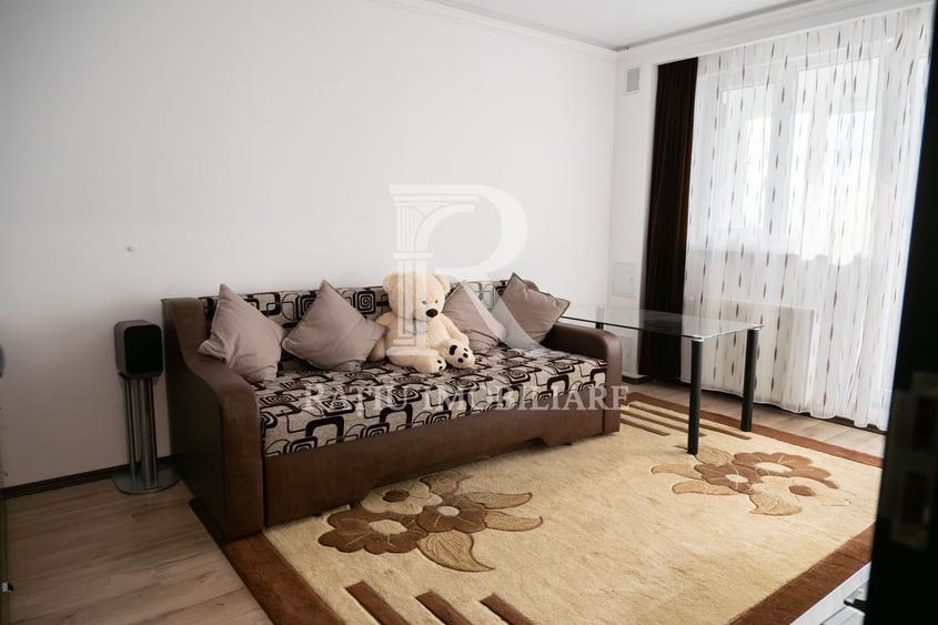 Apartament cu 3 camere decomandat, mobilat în Rogerius