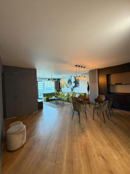 Apartament cu 3 camere semidecomandat, mobilat în Pipera