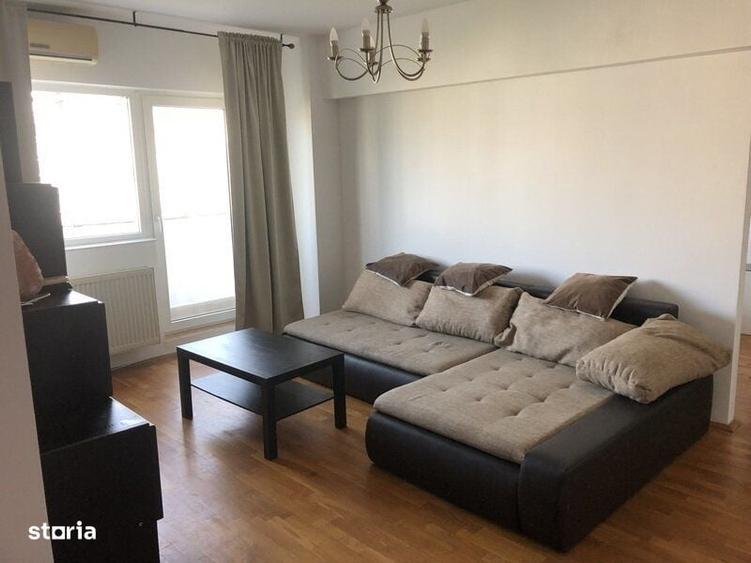 Apartament cu 3 camere semidecomandat în Tineretului