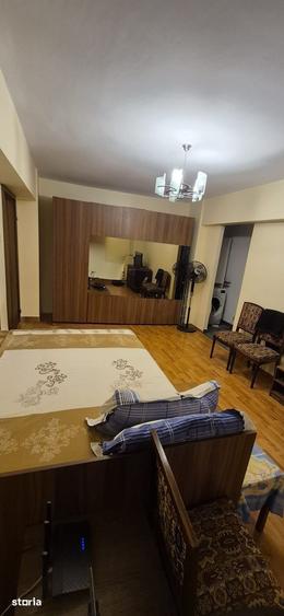 Apartament cu 3 camere semidecomandat în Titan — fotografia 1