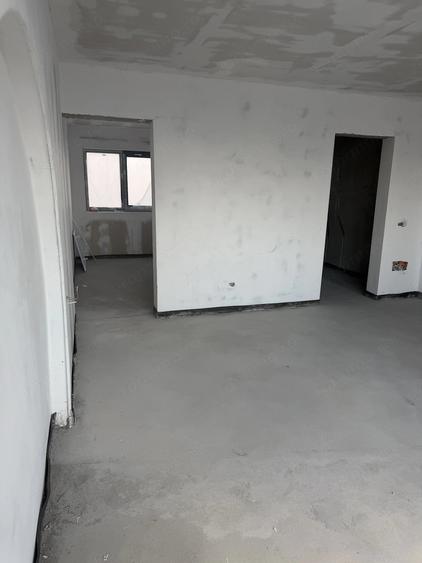Casă cu 6 camere cu Teren 586 Mp în Slătioara
