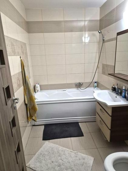 Apartament cu 2 camere decomandat în Florești