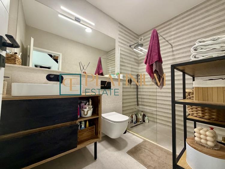 Duplex cu 4 camere cu Canalizare în Plopi