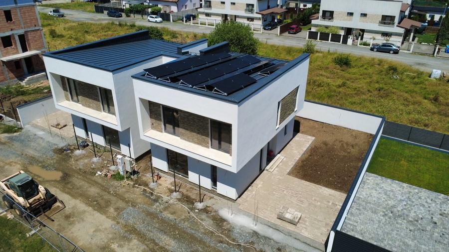Casă cu 4 camere în Șelimbăr