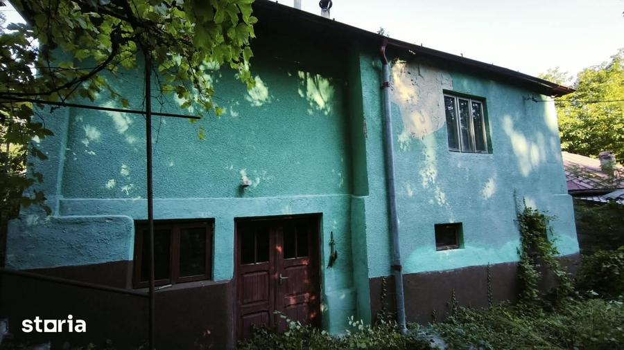 Casă cu 3 camere cu Teren 1185 Mp în Central