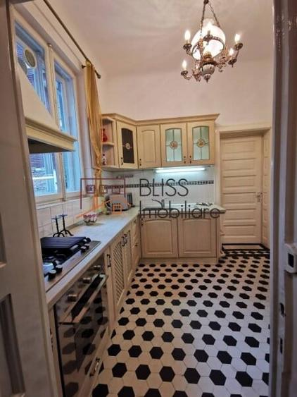 Apartament cu 6 camere semidecomandat în P-ța Dorobanți