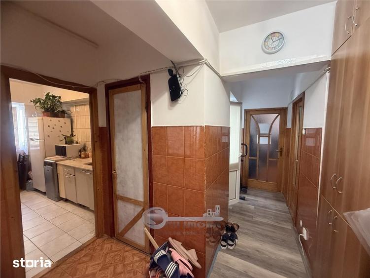 Apartament cu 2 camere decomandat în Galata