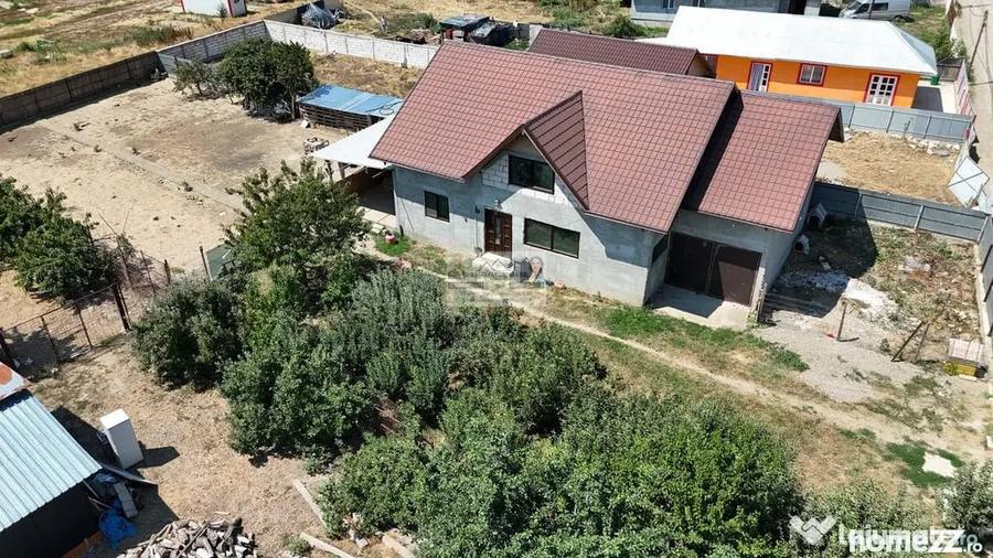 Casă cu 5 camere cu Teren 1159 Mp în Central