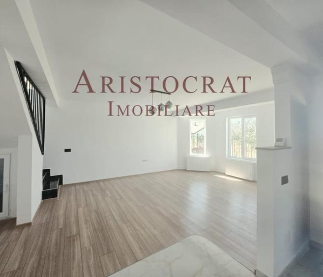 Casă cu 5 camere cu Teren 480 Mp în Corbeanca