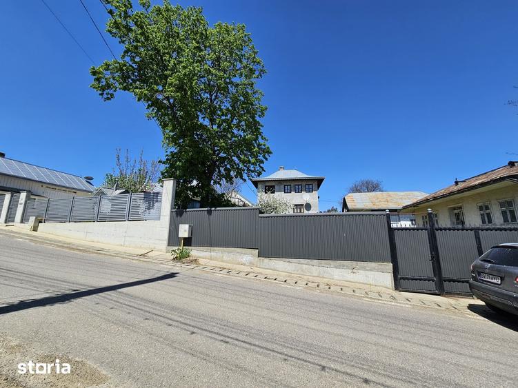 Casă cu 3 camere cu Teren 2500 Mp în Bosanci