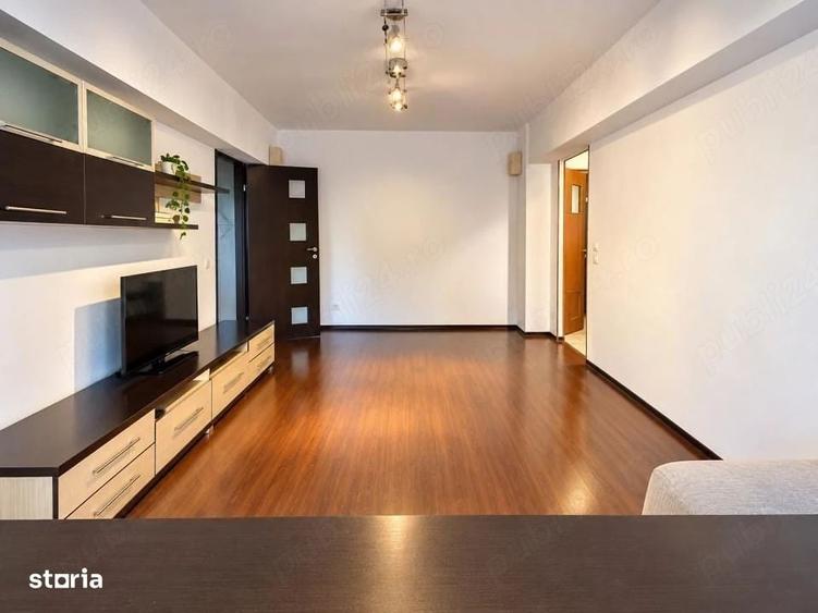 Apartament cu 3 camere semidecomandat în Central