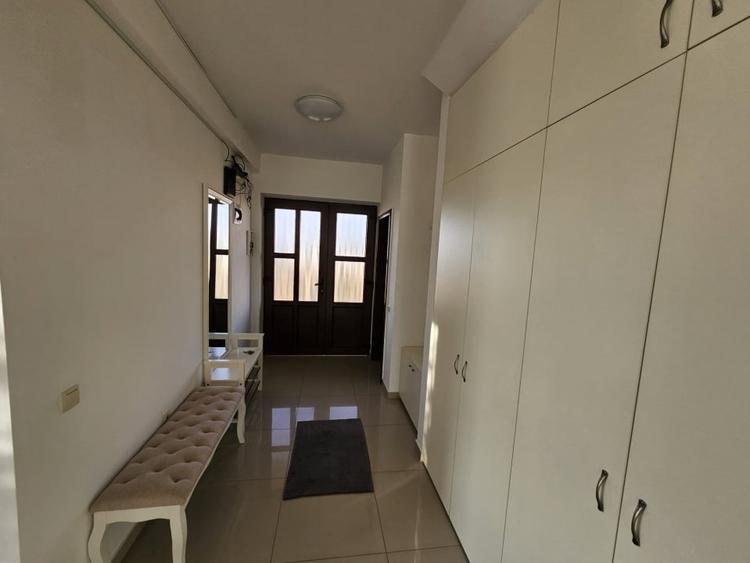 Duplex cu 4 camere cu Teren 300 Mp în Europa