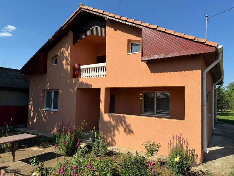 Casă cu 3 camere cu Teren 1250 Mp în Prunaru