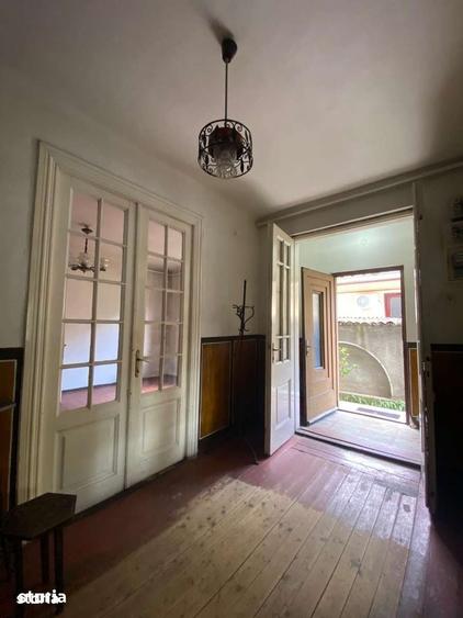 Apartament cu 3 camere în Decebal