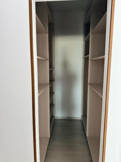 Apartament cu 3 camere decomandat, mobilat în Tractorul
