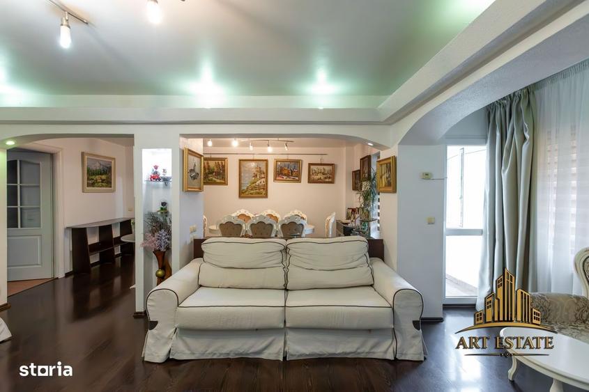 Apartament cu 4 camere, mobilat în Central