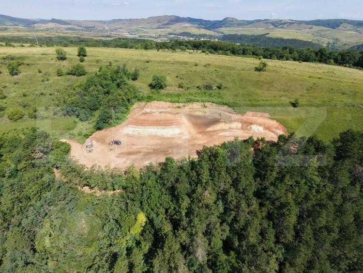 Teren Construcții extravilan de 3710 mp, în Dealu Negru